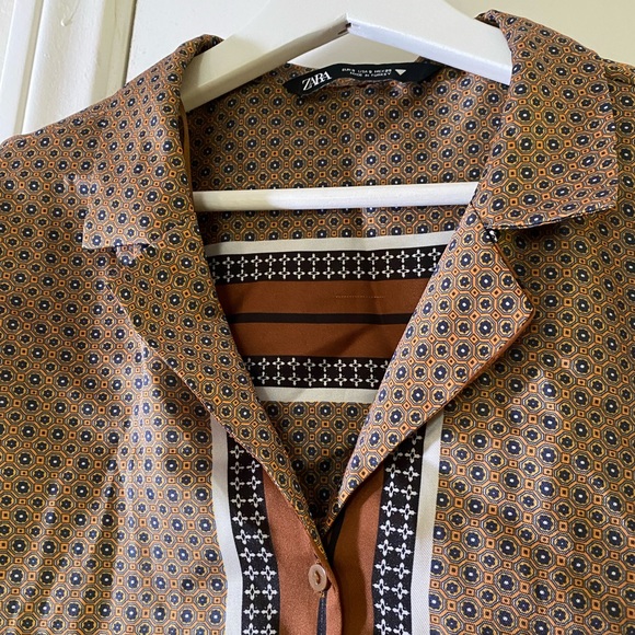 Zara foulard print shirt with handkerchief hem sleeves - Picture 3 of 13